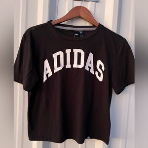 Adidas cropped shirt in like new condition